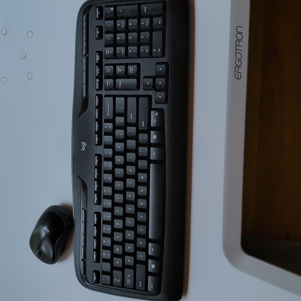 Logitech Wireless Keyboard And Mouse - Picture 2 of 4